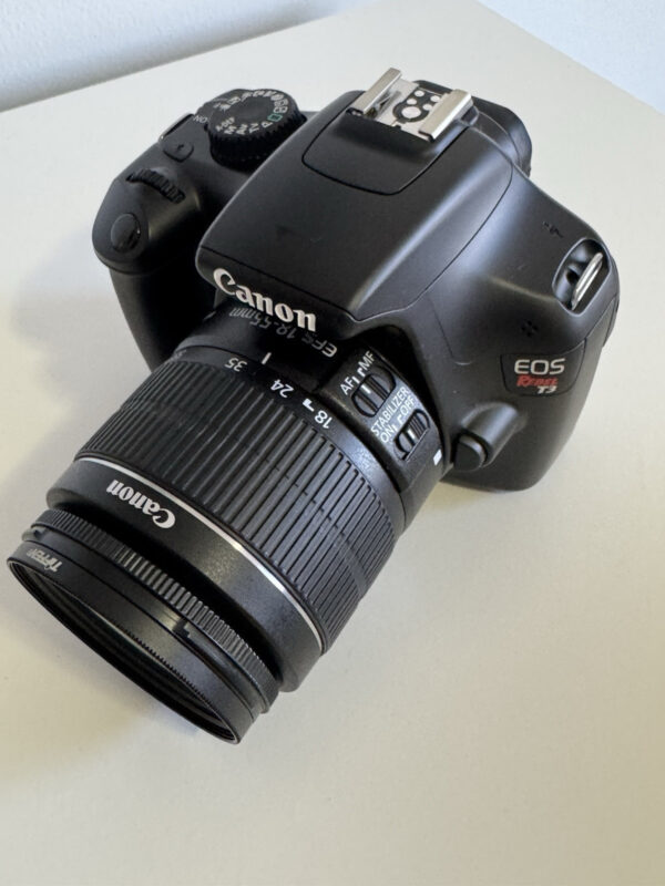 Canon EOS Rebel T3 SLR Camera with EFS 18-55mm Lens. With Brand New Strap - Image 3