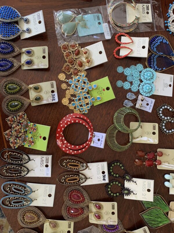 1/2 Pound Vintage To Modern FASHION JEWELRY Lot All Wearable!! READ DESCRIPTION - Image 7