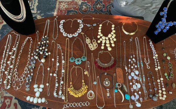 1/2 Pound Vintage To Modern FASHION JEWELRY Lot All Wearable!! READ DESCRIPTION - Image 18