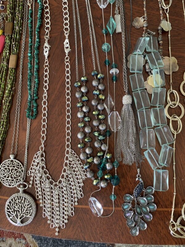 1/2 Pound Vintage To Modern FASHION JEWELRY Lot All Wearable!! READ DESCRIPTION - Image 20