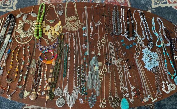 1/2 Pound Vintage To Modern FASHION JEWELRY Lot All Wearable!! READ DESCRIPTION - Image 23