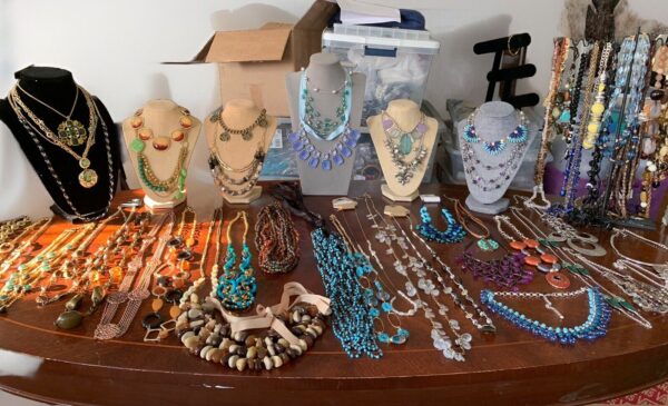 1/2 Pound Vintage To Modern FASHION JEWELRY Lot All Wearable!! READ DESCRIPTION - Image 24